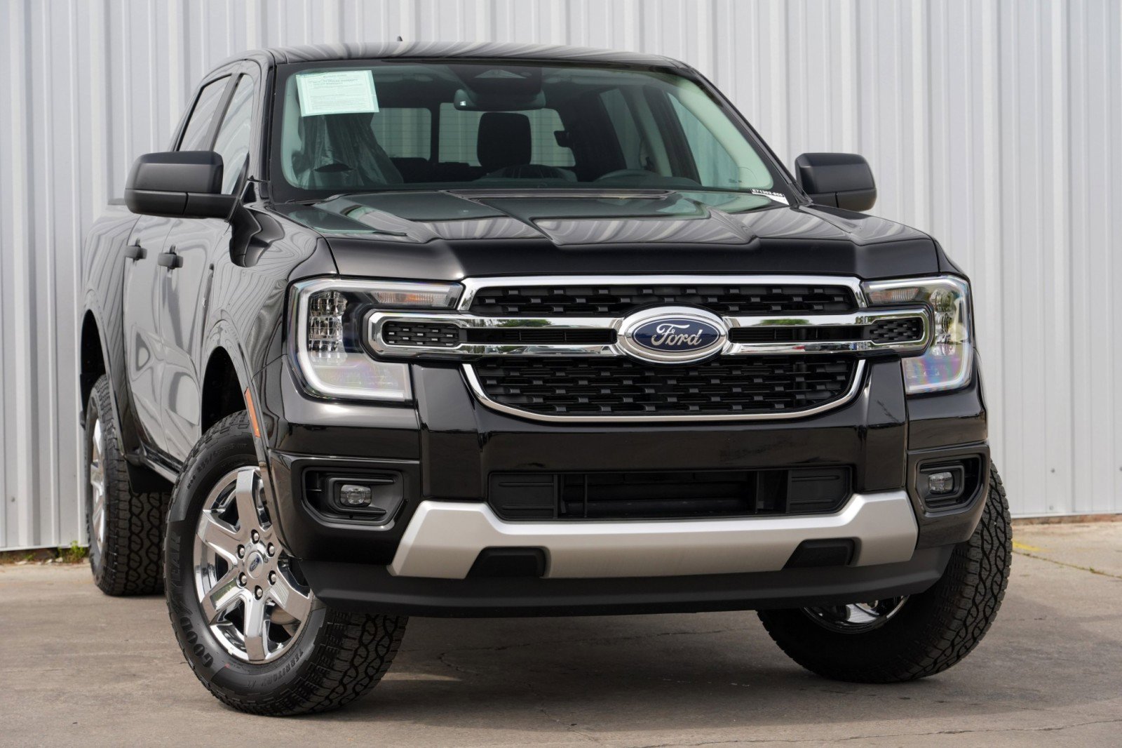 Used 2025 Ford Ranger XLT w/ Equipment Group 301A High image 2