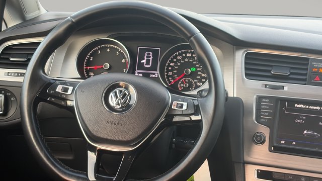 Used 2017 Volkswagen Golf S FWD image 17