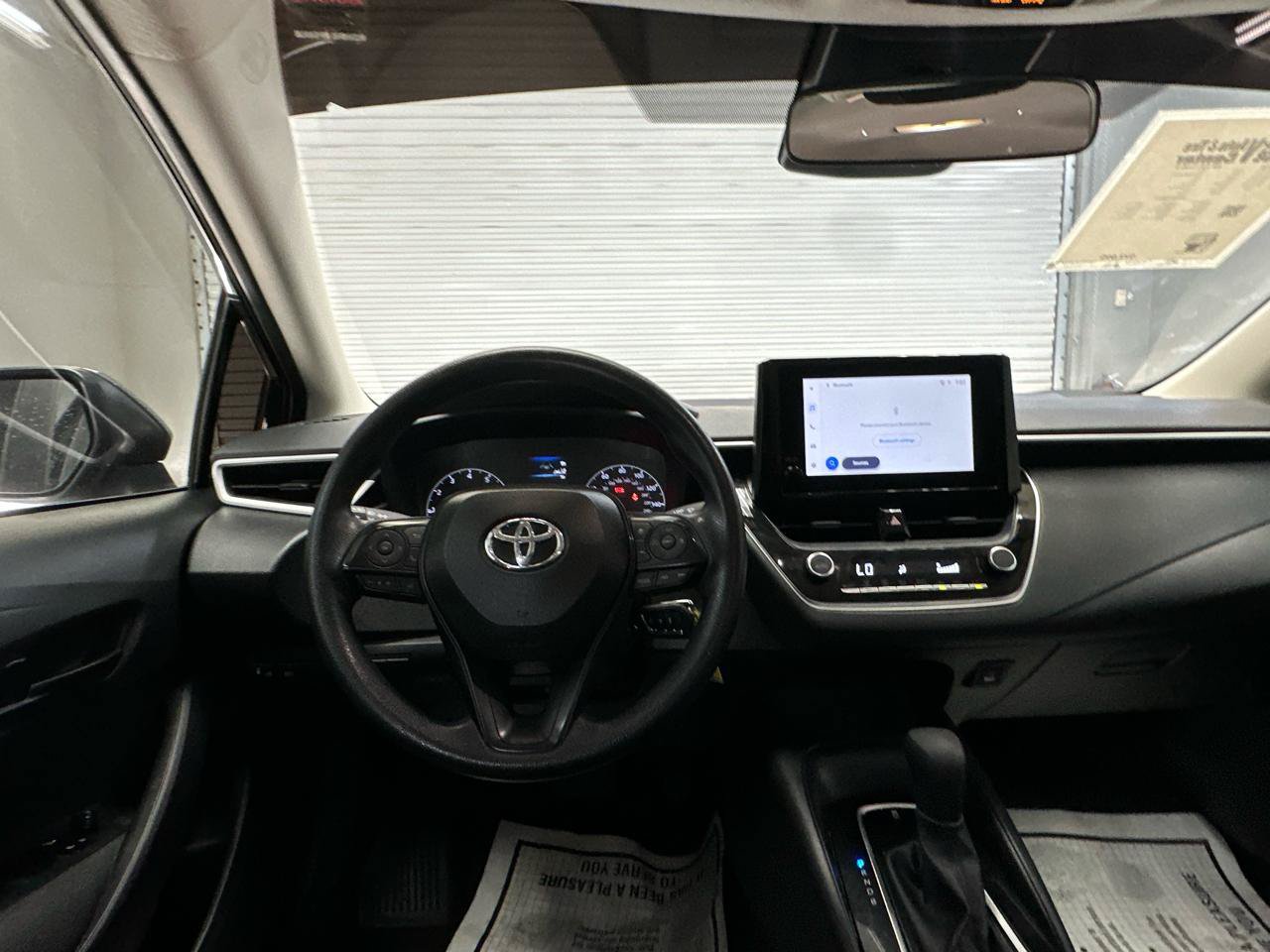 Used 2025 Toyota Corolla LE FWD image 14