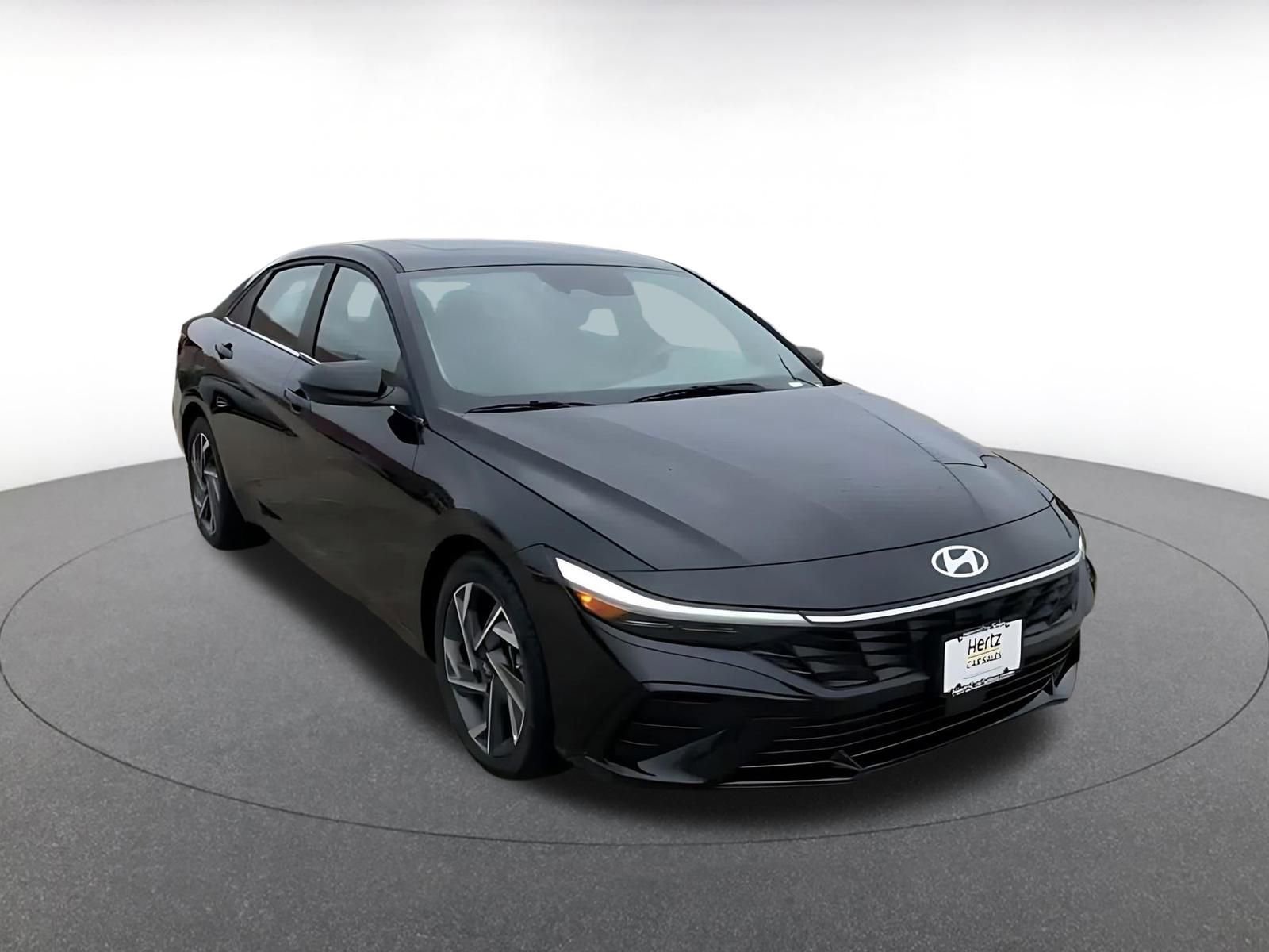 Used 2025 Hyundai Elantra SEL image 3