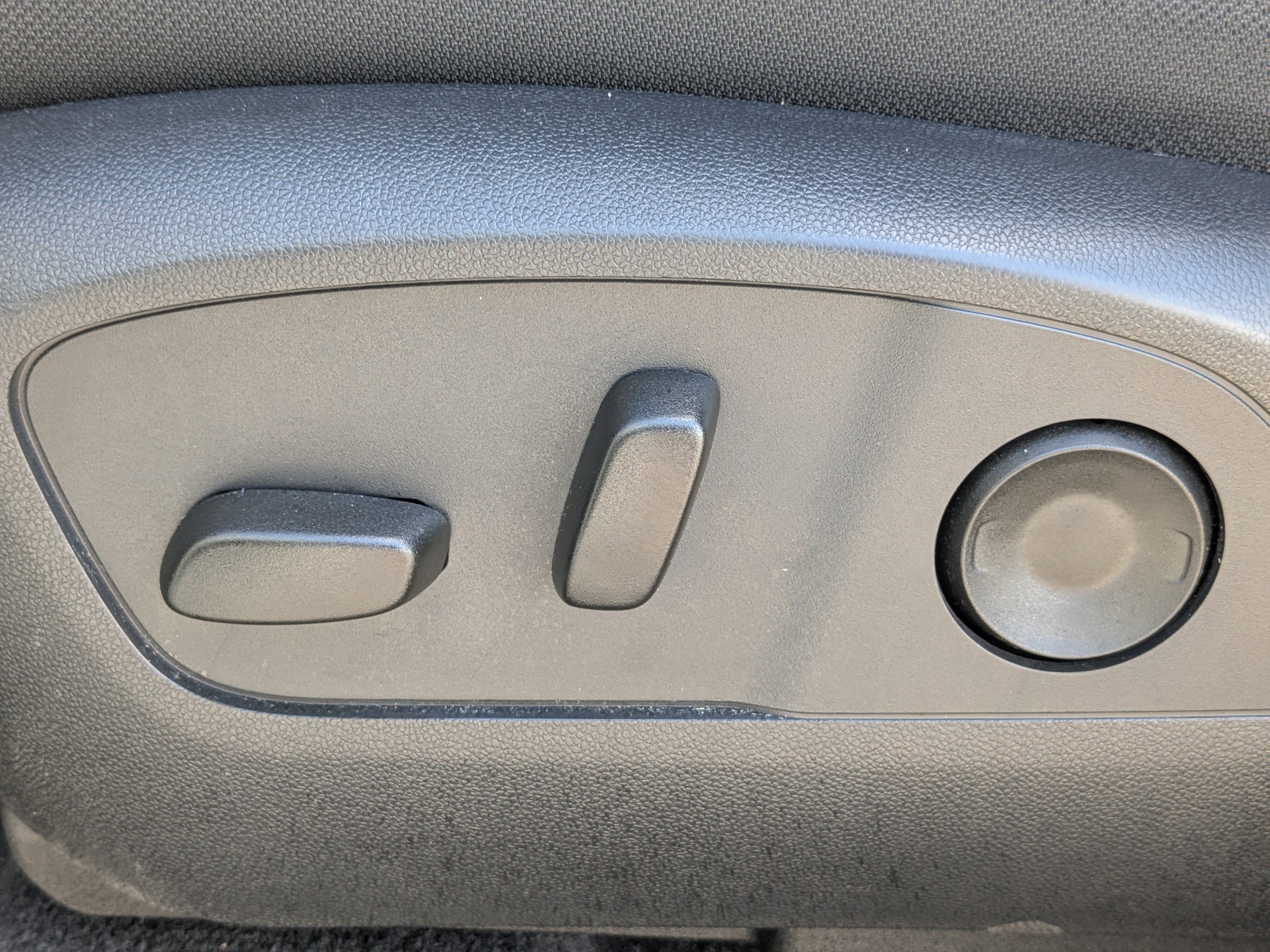 Used 2025 Chevrolet Traverse LT w/ Driver Confidence Package image 23