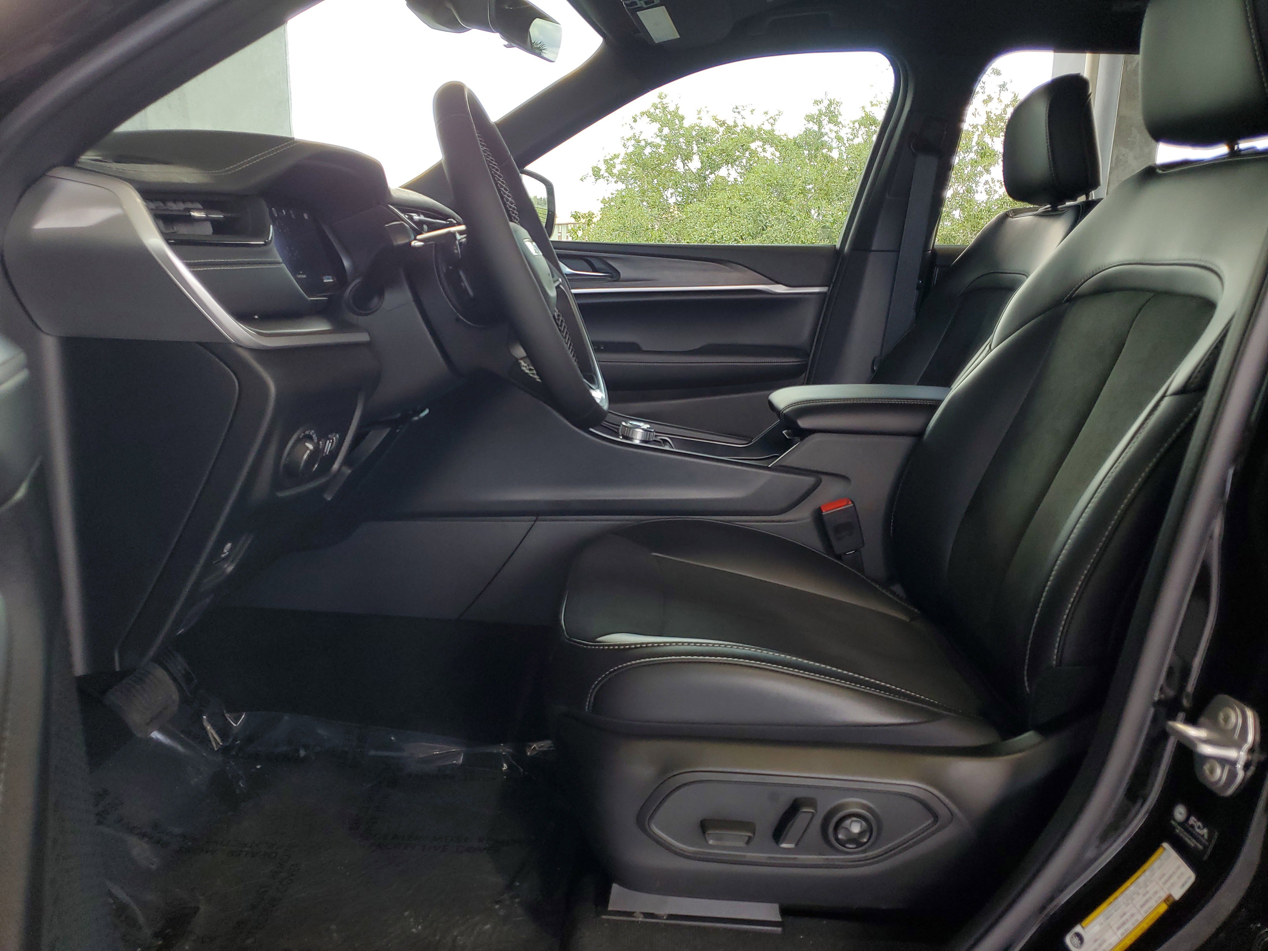 New 2026 Jeep Grand Cherokee L 4WD image 19