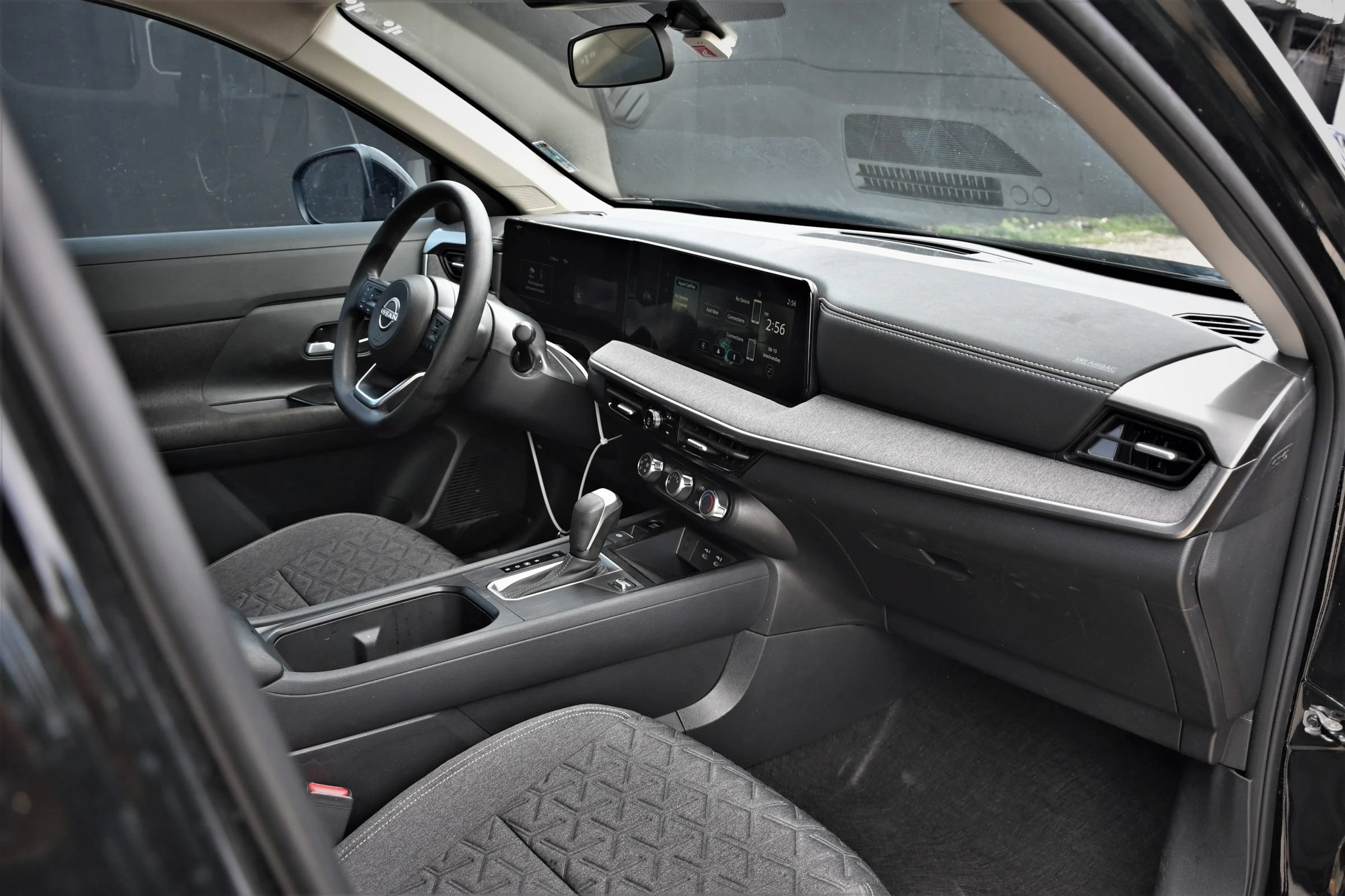 Used 2025 Nissan Kicks SV FWD image 15