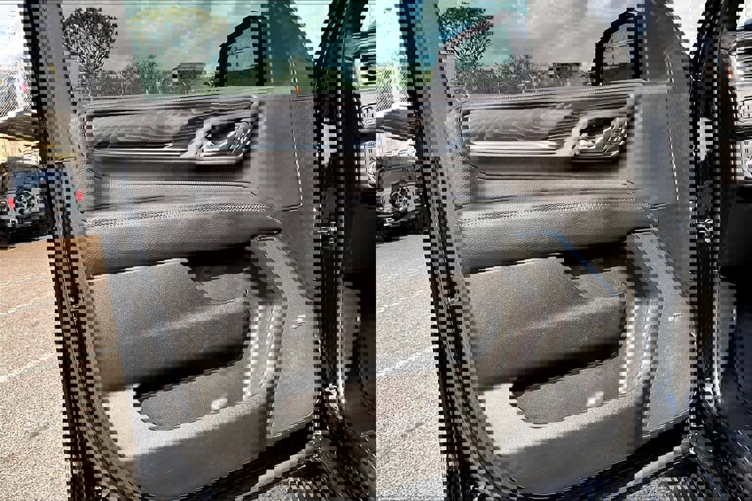 Used 2022 GMC Yukon XL Denali image 22