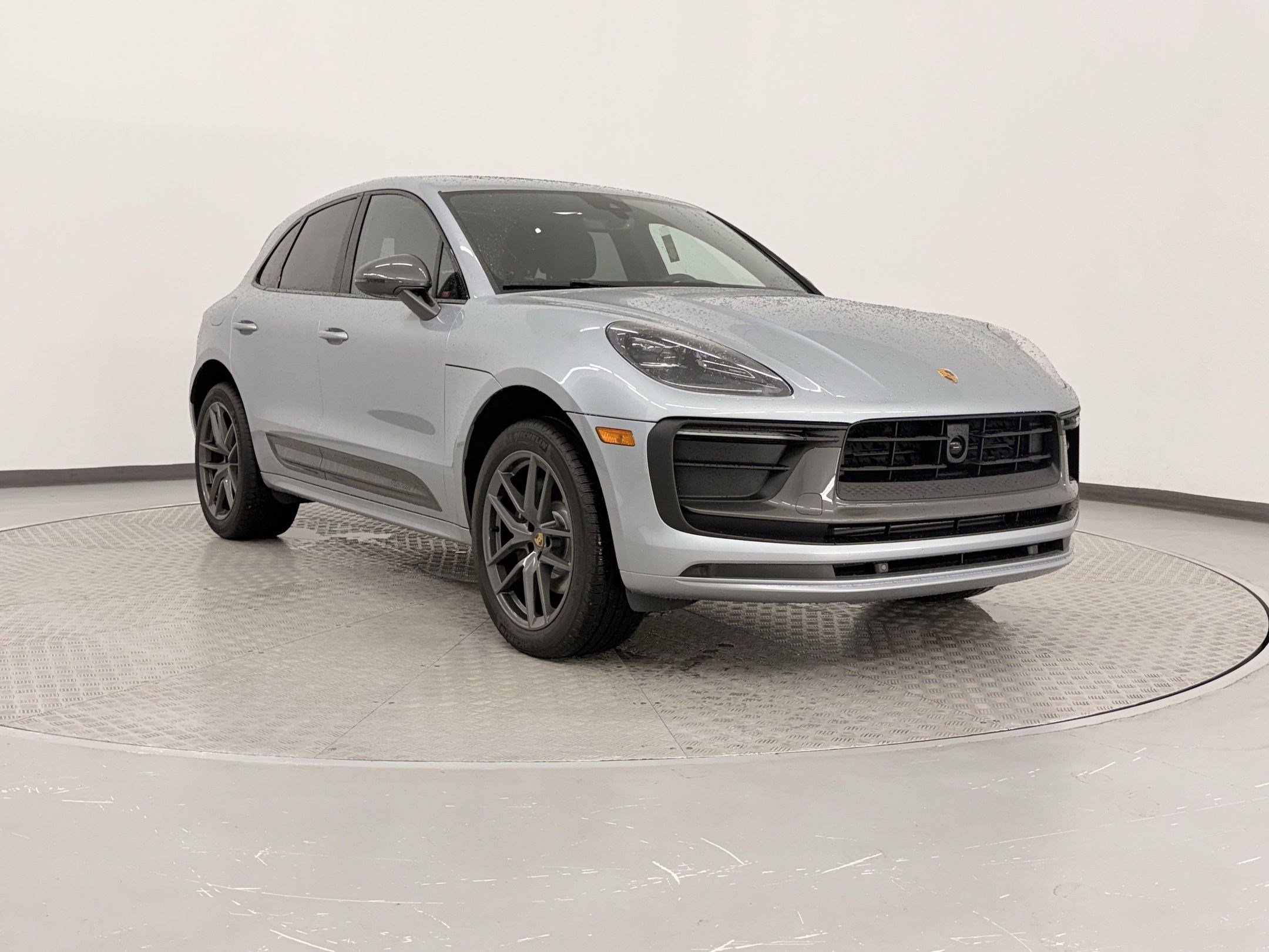 Used 2025 Porsche Macan image 7
