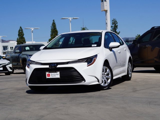 Used 2026 Toyota Corolla LE FWD image 4