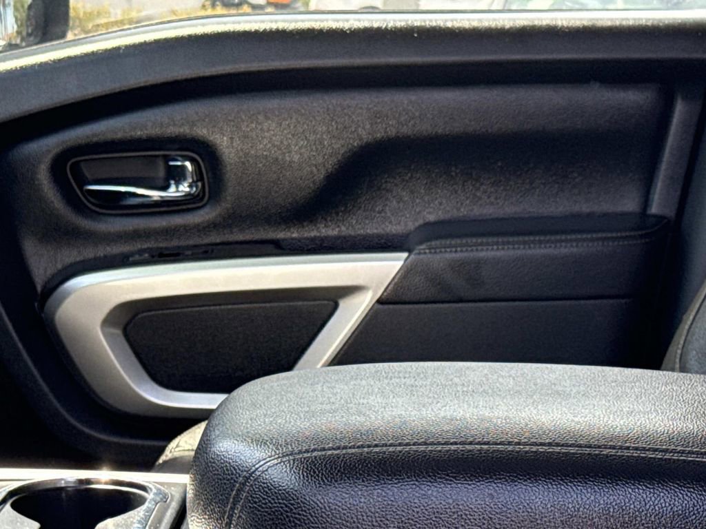 Certified 2020 Nissan Titan SL w/ Moonroof Package image 21