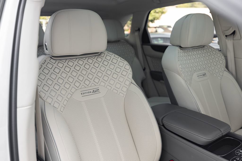 Used 2023 Bentley Bentayga Speed AWD/4WD image 39