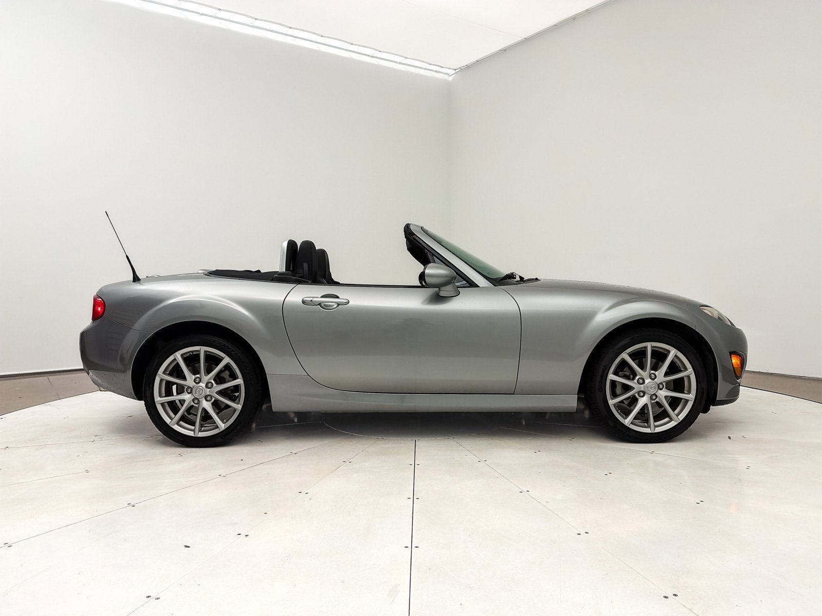 Used 2011 MAZDA MX-5 Miata Grand Touring w/ Premium Pkg image 24