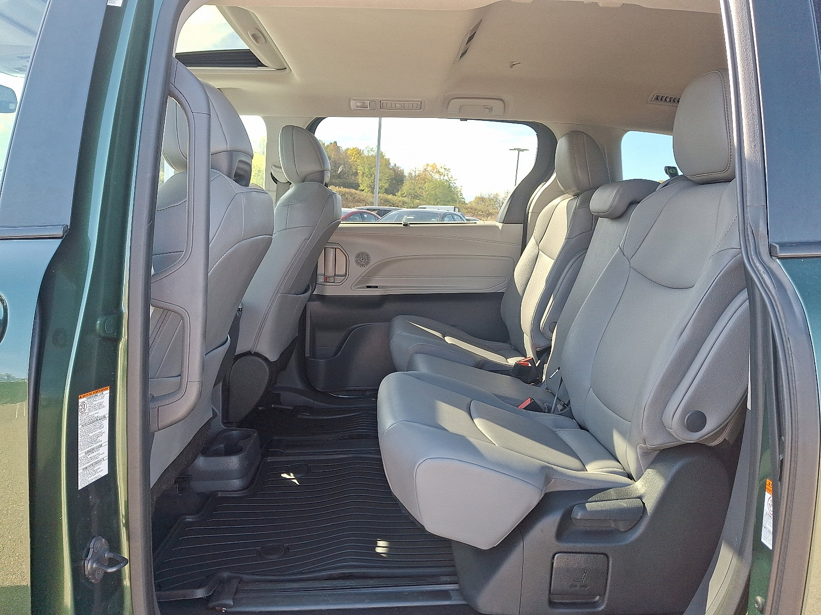 Used 2023 Toyota Sienna XLE image 10