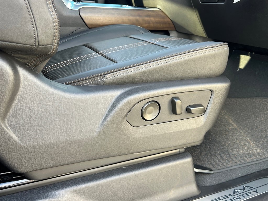 New 2026 Chevrolet Silverado 1500 High Country w/ Technology Package image 11