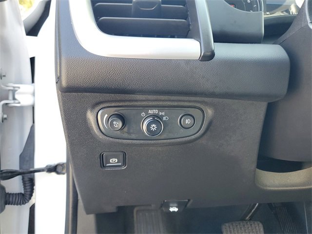 Used 2024 GMC Terrain SLT image 15