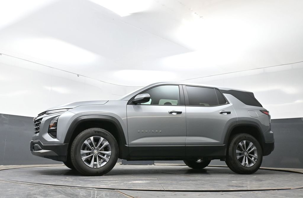 Used 2025 Chevrolet Equinox LT AWD/4WD image 53