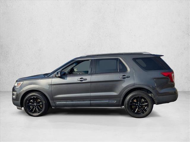 Used 2017 Ford Explorer XLT image 9
