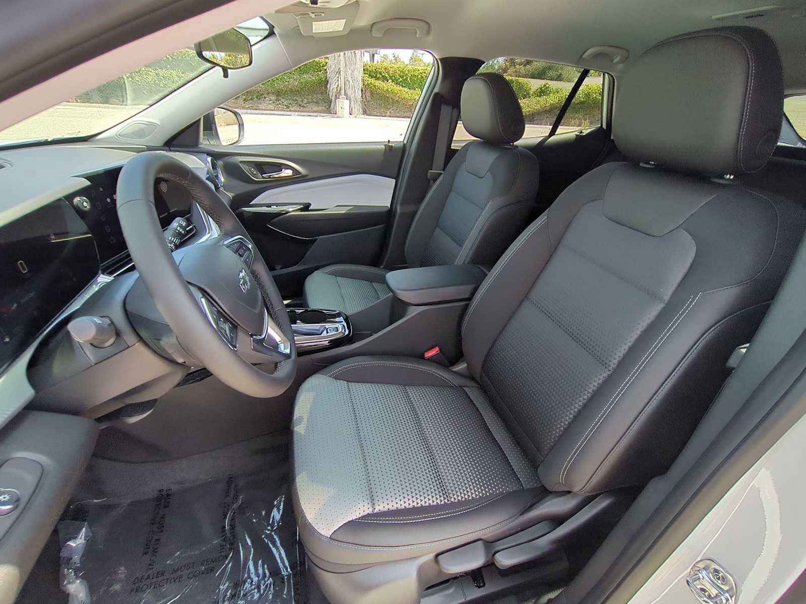 New 2026 Chevrolet Trax LT w/ Midnight Edition FWD image 22
