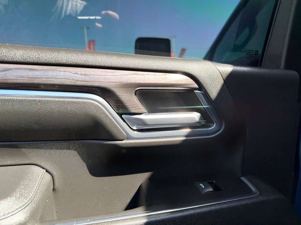 Used 2024 Chevrolet Silverado 2500 LTZ w/ LTZ Premium Package AWD/4WD image 32