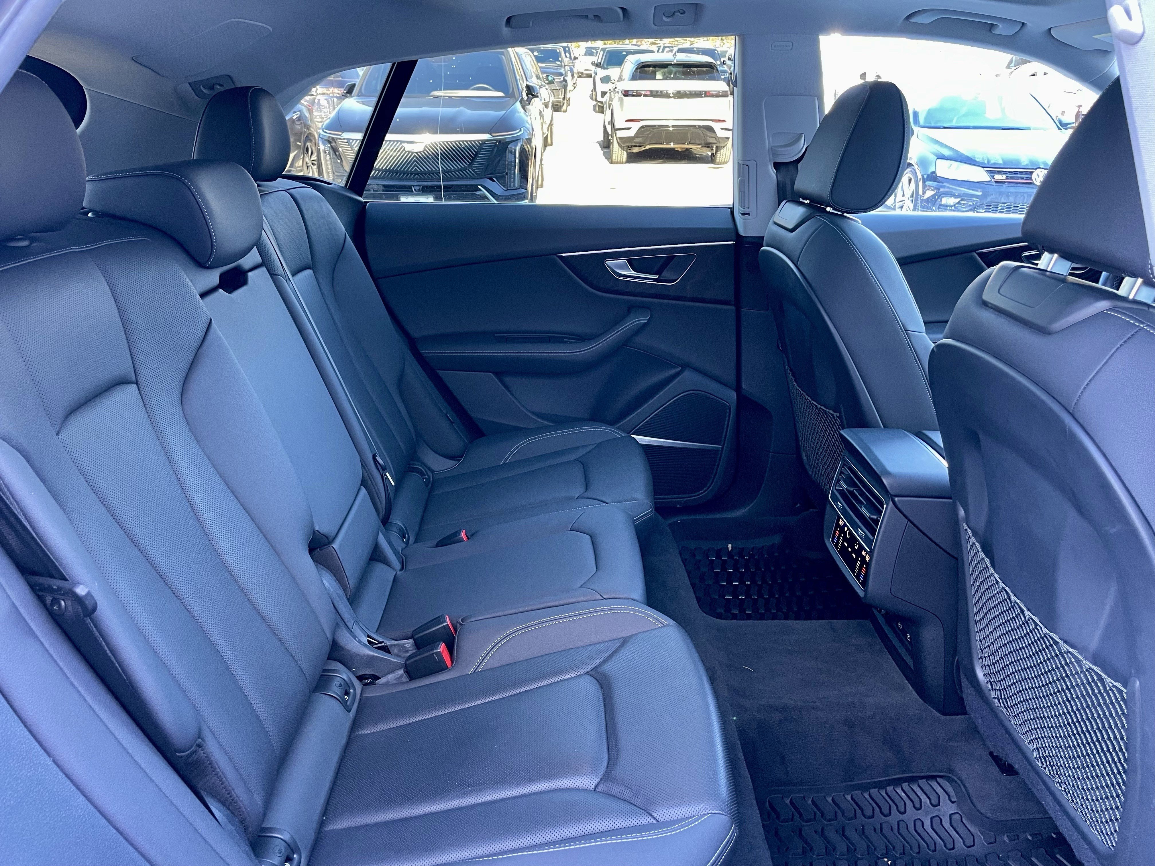 Used 2023 Audi Q8 Premium Plus image 31