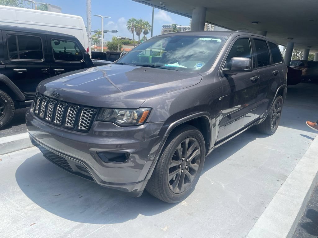 Used 2021 Jeep Grand Cherokee Laredo X RWD image 2