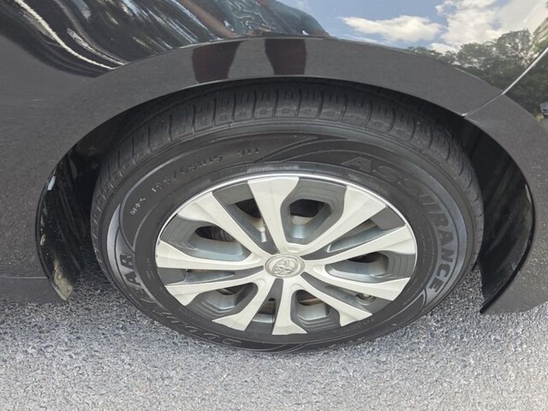 Used 2021 Toyota Corolla LE FWD image 18
