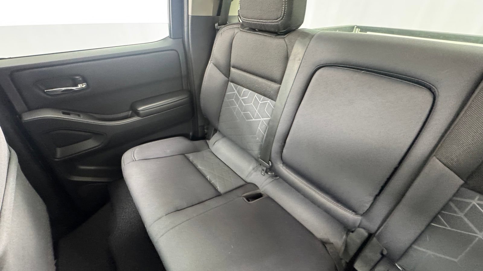 Certified 2025 Nissan Frontier SV AWD/4WD image 14