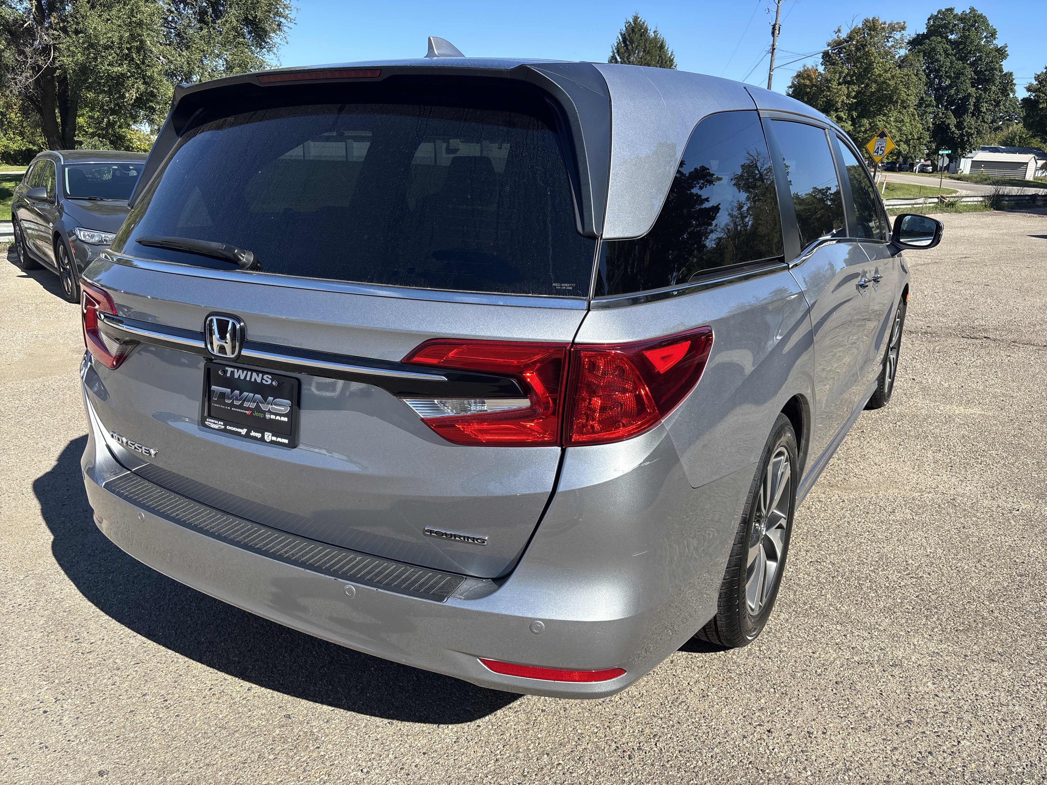 Used 2023 Honda Odyssey Touring image 3
