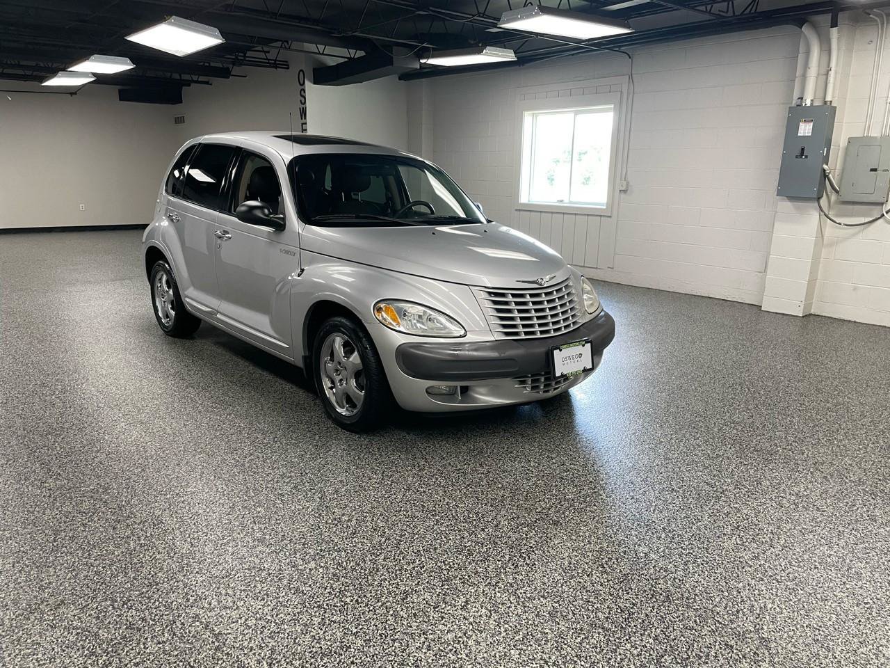 Used 2001 Chrysler PT Cruiser FWD image 3