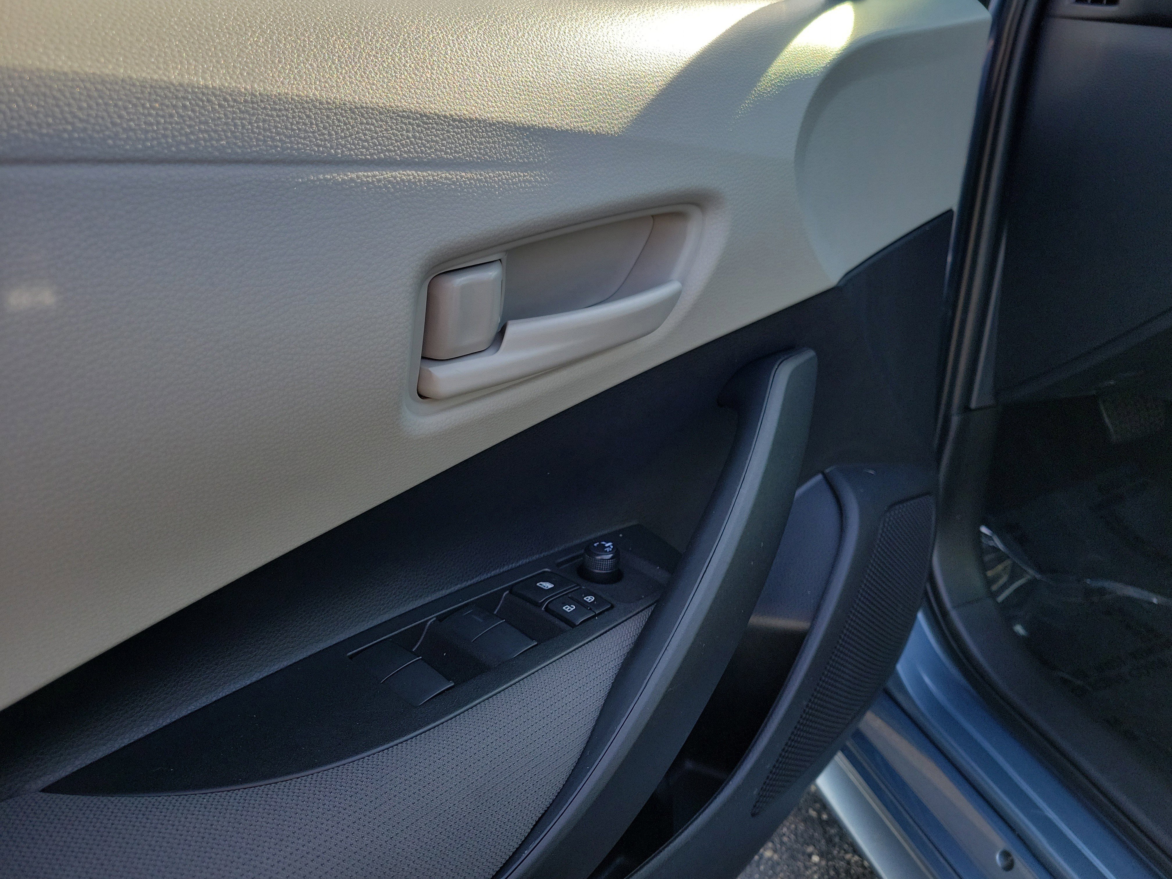 Used 2024 Toyota Corolla LE image 27