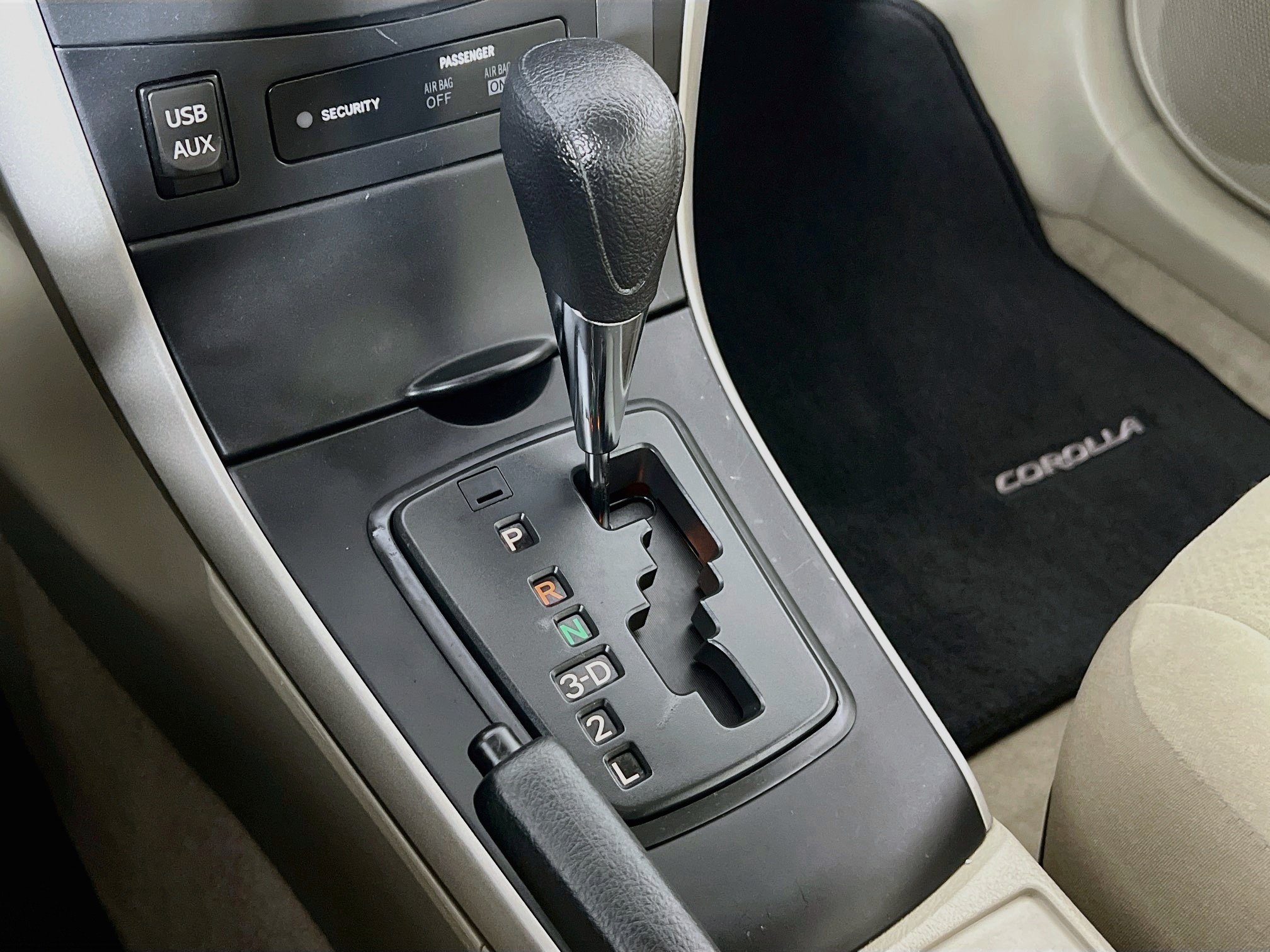 Used 2013 Toyota Corolla L FWD image 16