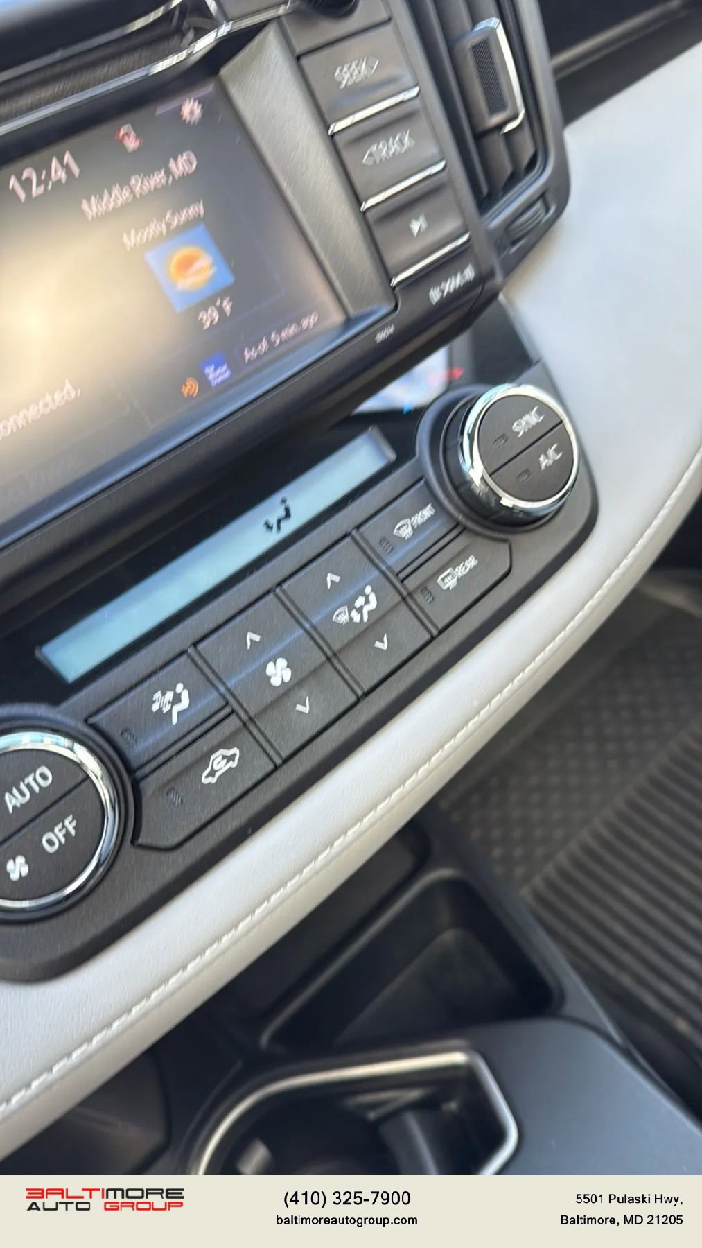 Used 2018 Toyota RAV4 XLE w/ Plus Extra Value Package image 39