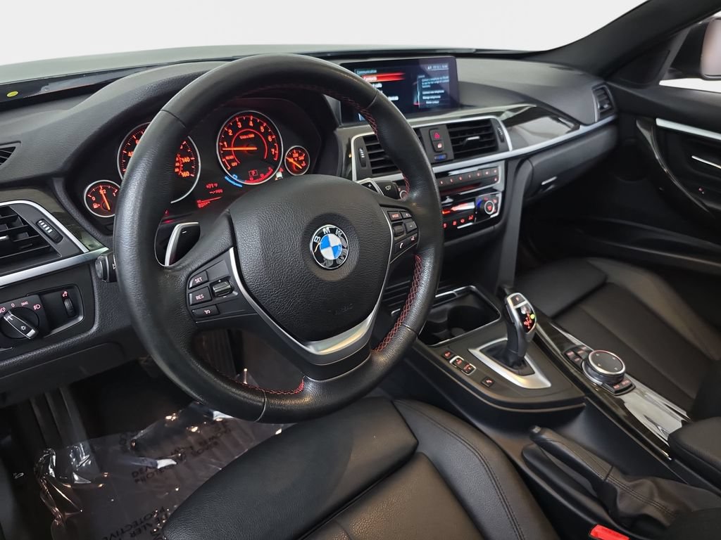 Used 2017 BMW 330i xDrive Sedan AWD/4WD image 18