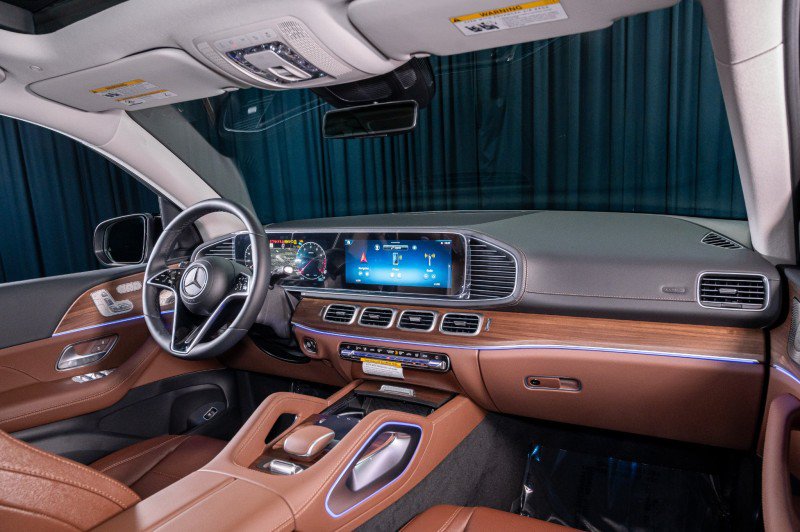 New 2026 Mercedes-Benz GLS 450 4MATIC image 4