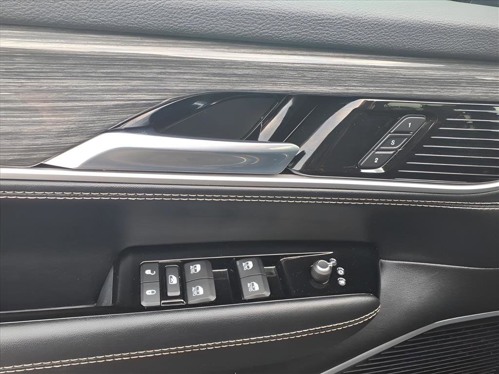 Used 2022 Jeep Wagoneer Series III image 16