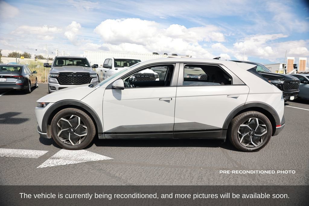 Used 2024 Hyundai Ioniq 5 SE image 2