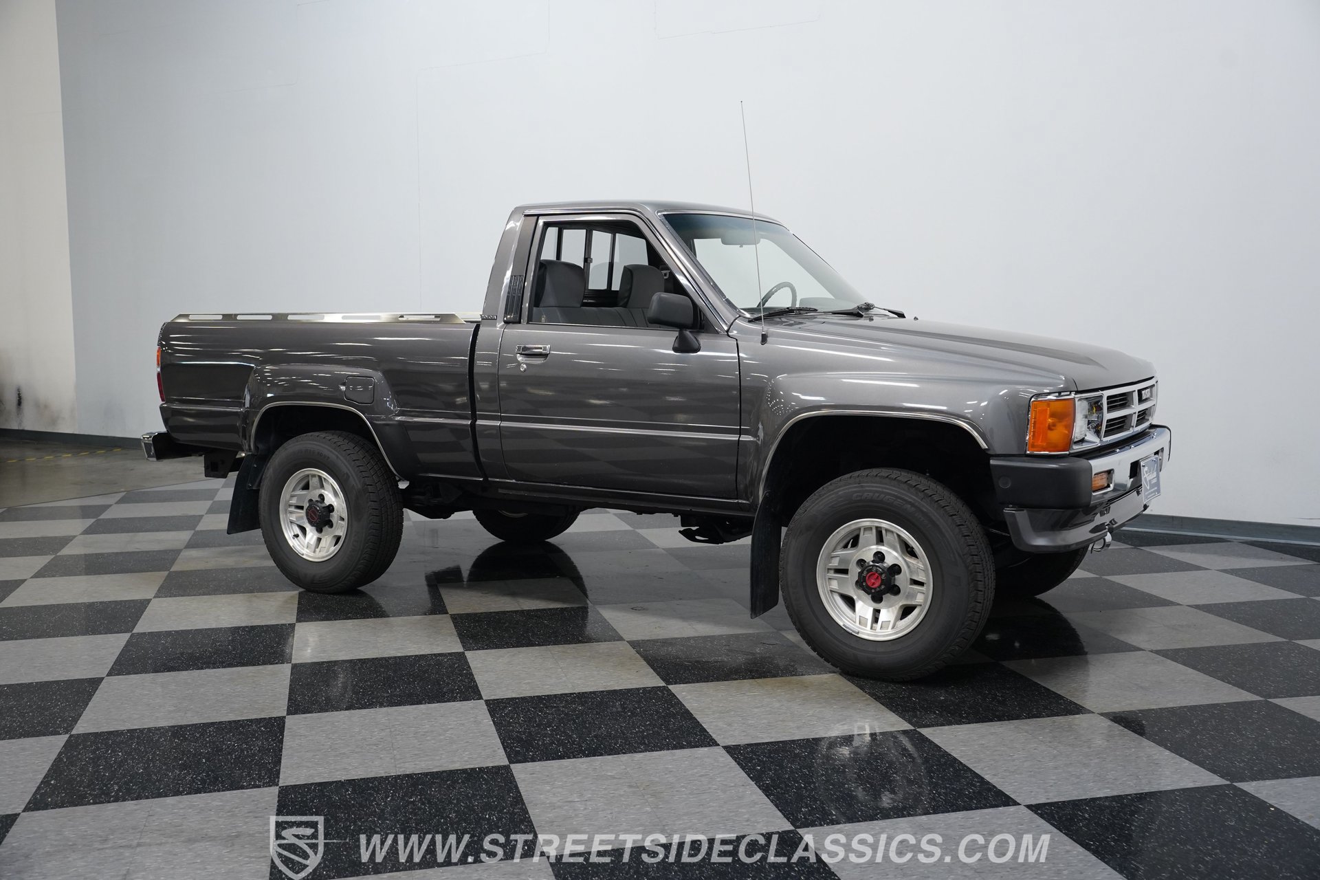 Used 1987 Toyota Pickup 4x4 Regular Cab image 16