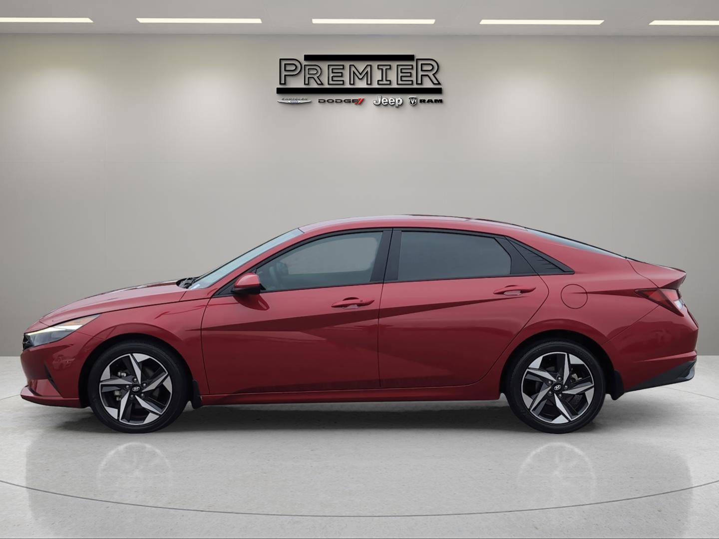 Used 2023 Hyundai Elantra SEL w/ Convenience Package image 11