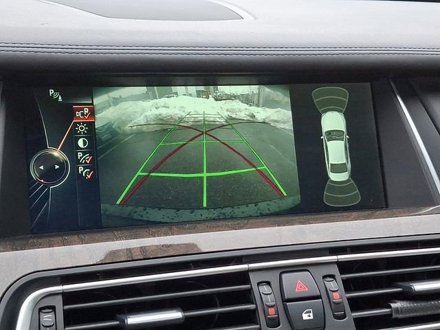 Used 2013 BMW 750Li image 22