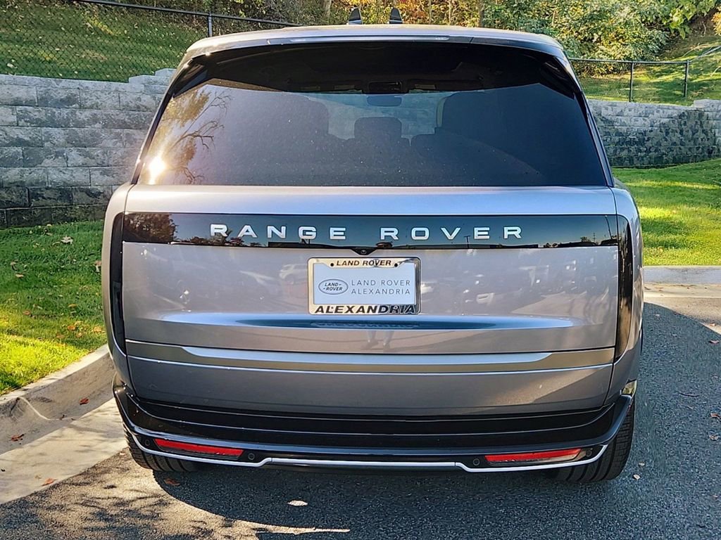 Used 2025 Land Rover Range Rover Long Wheelbase SE AWD/4WD image 7