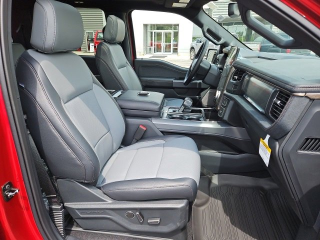 New 2025 Ford F150 Lightning Lariat image 15