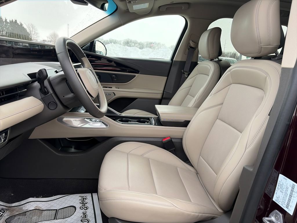 Used 2025 Lincoln Nautilus Premier w/ Equipment Group 102A image 16