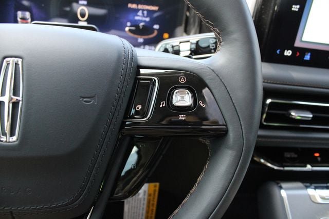 New 2026 Lincoln Aviator AWD image 14