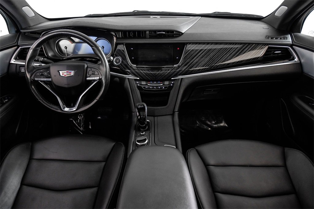 Used 2024 Cadillac XT6 Premium Luxury image 13