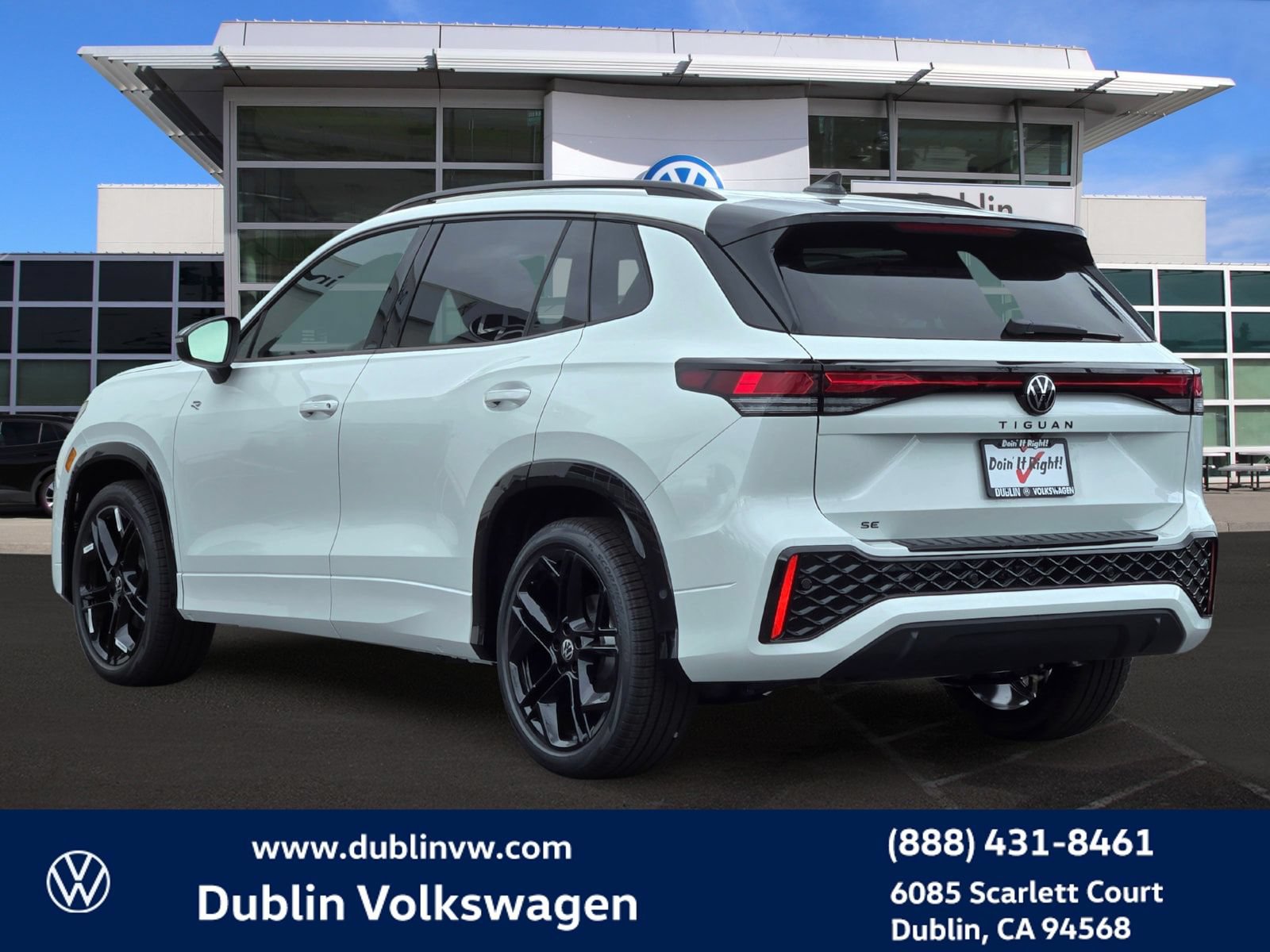 New 2026 Volkswagen Tiguan SE R-Line FWD image 6