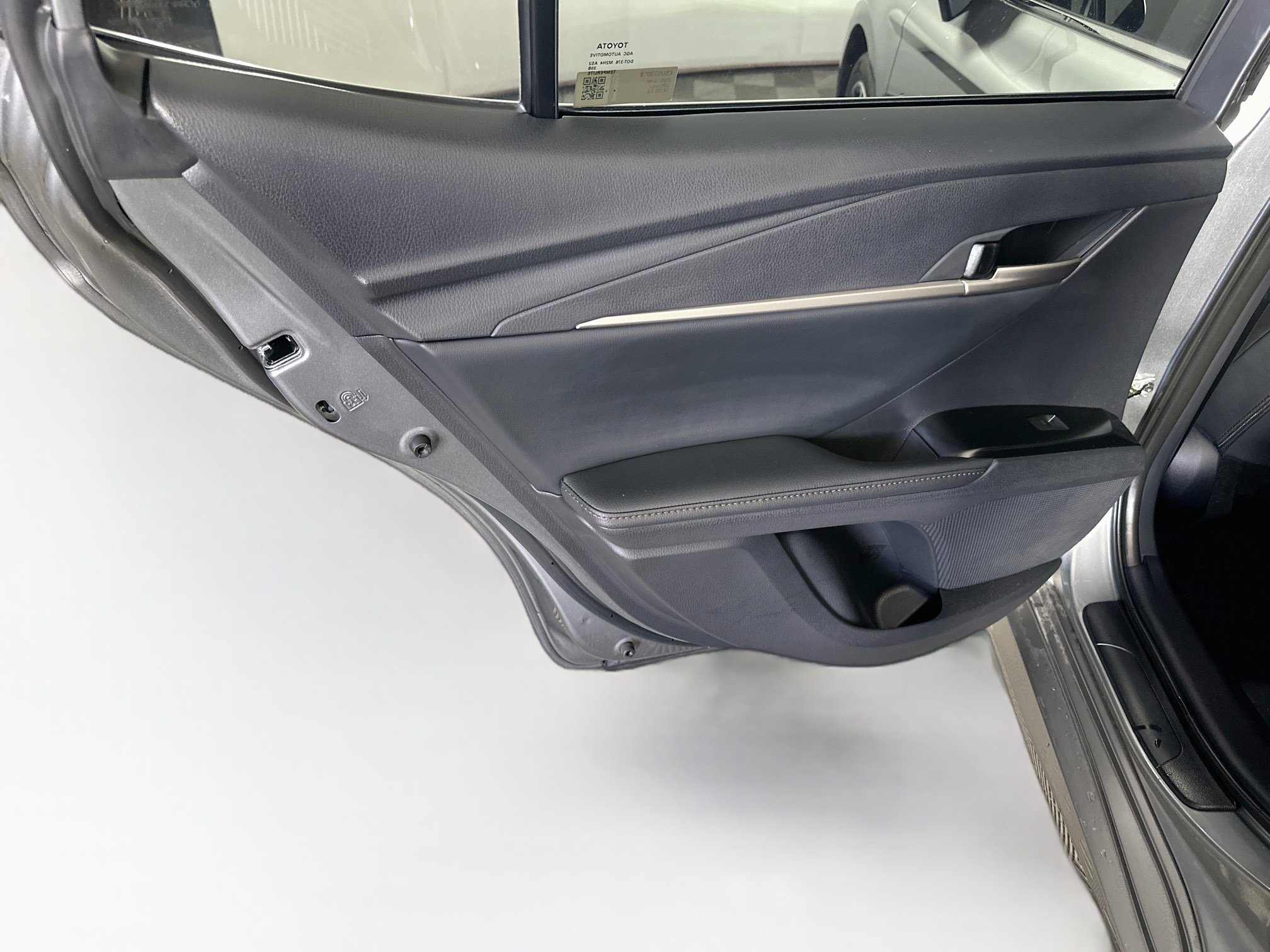 Used 2025 Toyota Camry XLE FWD image 28
