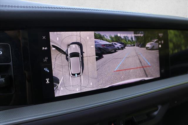 Used 2024 Porsche Cayenne AWD/4WD image 19