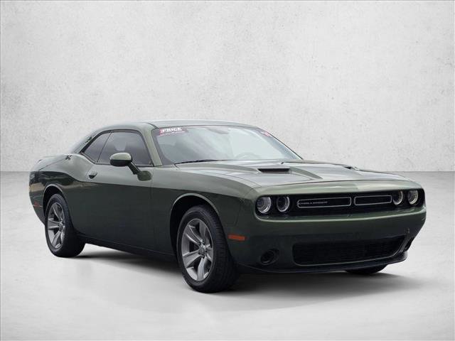 Used 2019 Dodge Challenger SXT image 3