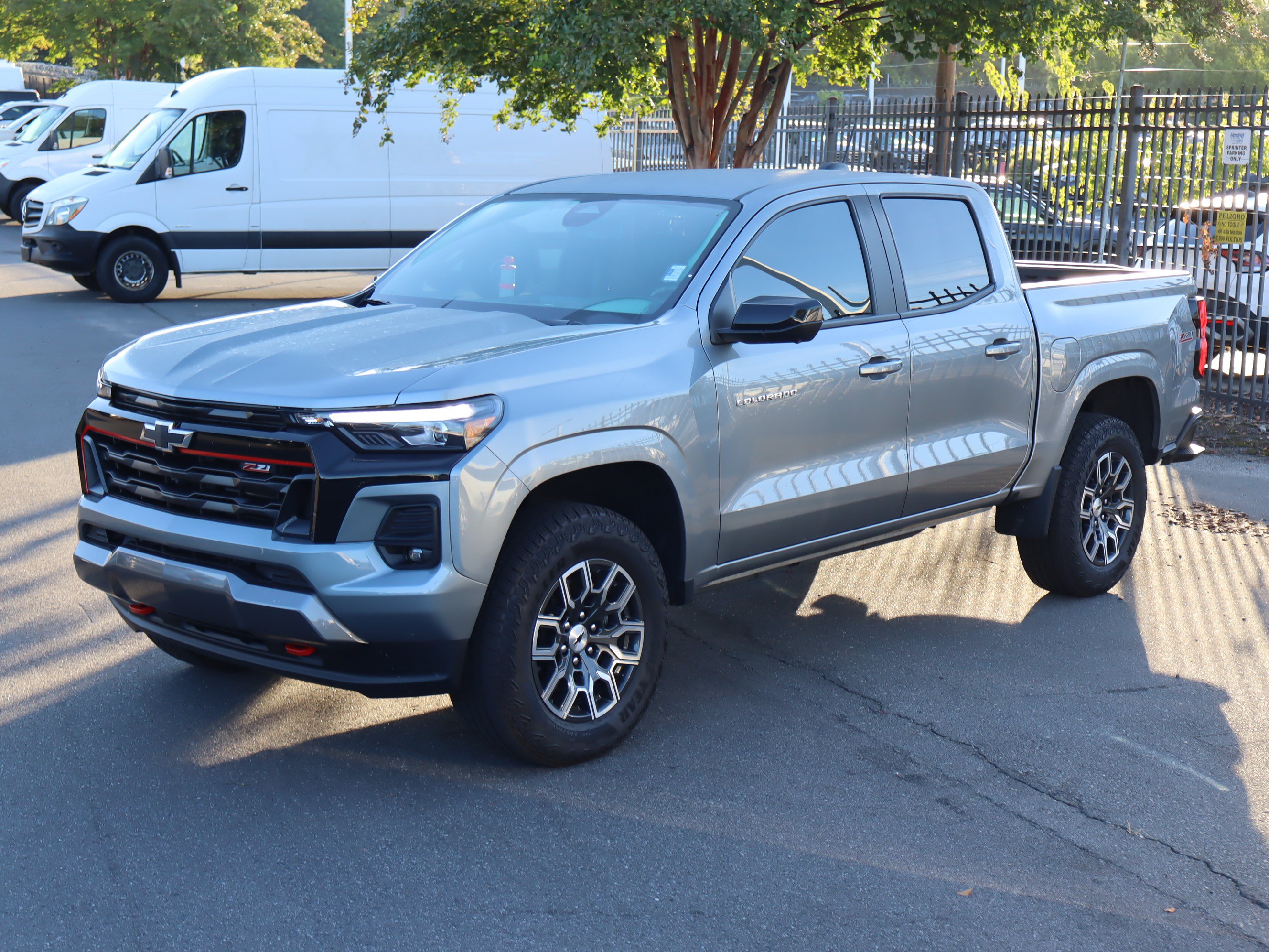 Used 2024 Chevrolet Colorado Z71 w/ Z71 Convenience Package 2 AWD/4WD image 5