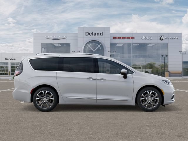 New 2026 Chrysler Pacifica Pinnacle w/ Trailer Tow Group AWD/4WD image 23