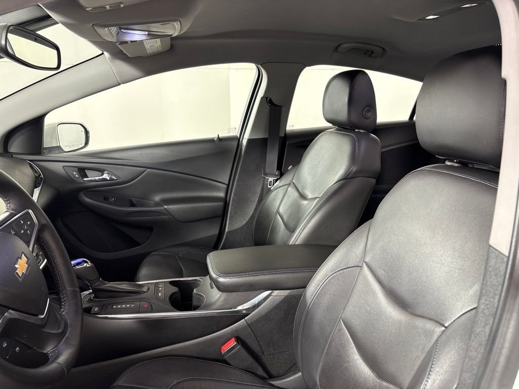Used 2018 Chevrolet Volt Premier w/ Driver Confidence Package FWD image 30