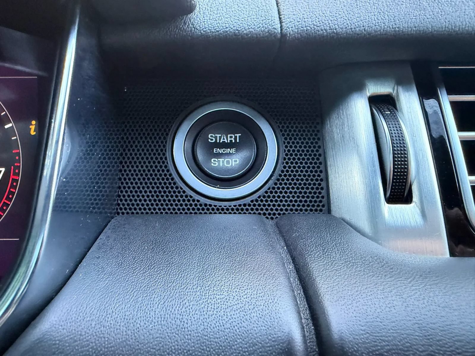 Used 2019 Land Rover Range Rover HSE AWD/4WD image 32