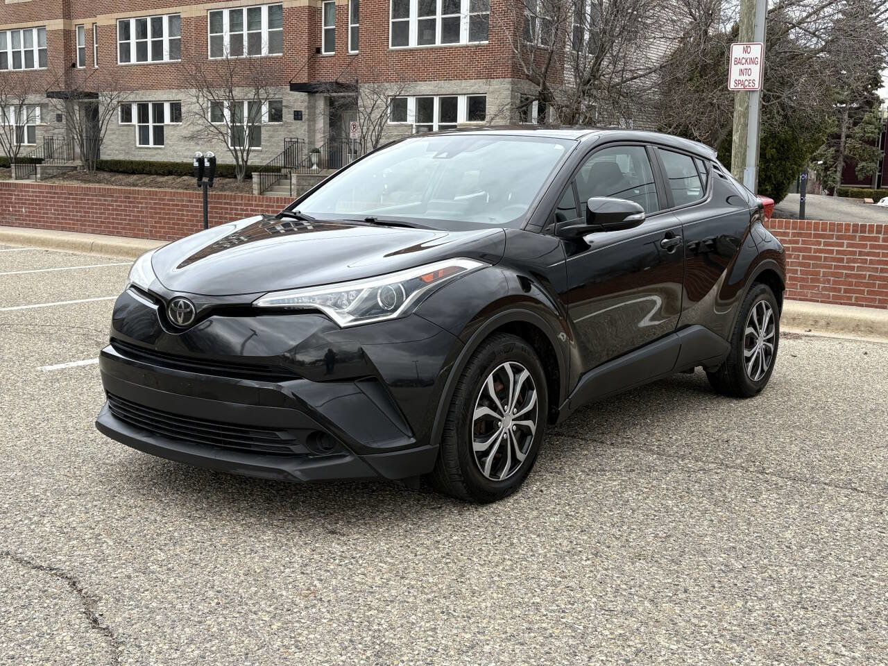 Used 2019 Toyota C-HR LE image 18
